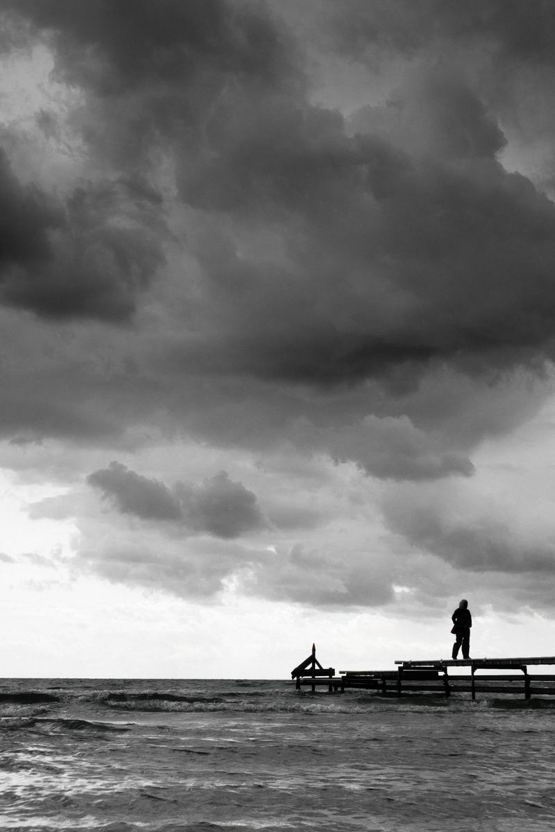 Dramatische maa am meer